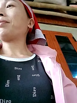 lucybaby00 online show from 17, 12, 2025