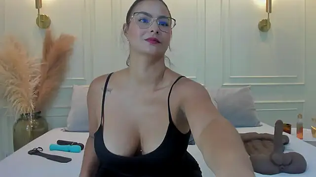 Snapshot of gabysanta_ chatting on 6, 5, 2026 gabysanta online show from 6, 5, 2026