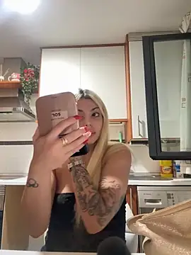 NoeliaGarcia17 online show from 4, 10, 2025