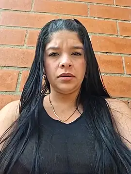 Snapshot of Eiimy_pretty chatting on 10, 10, 2025 Eiimy pretty online show from 10, 10, 2025