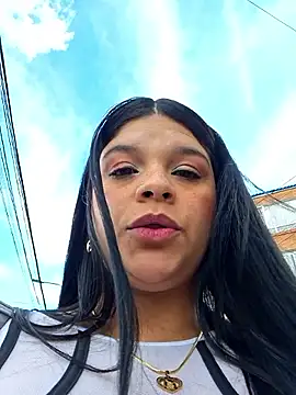 Snapshot of Eiimy_pretty chatting on 14, 10, 2025 Eiimy pretty online show from 14, 10, 2025