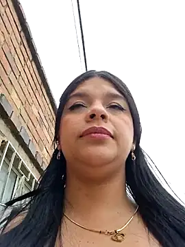 Snapshot of Eiimy_pretty chatting on 22, 10, 2025 Eiimy pretty online show from 22, 10, 2025