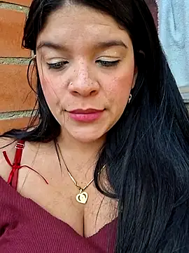 Snapshot of Eiimy_pretty chatting on 15, 10, 2025 Eiimy pretty online show from 15, 10, 2025