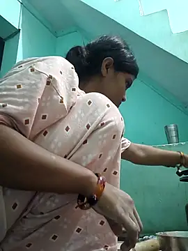 Hotcupale345 online show from 10, 9, 2025