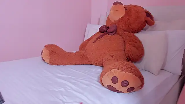 mae lyra online show from 6, 11, 2025