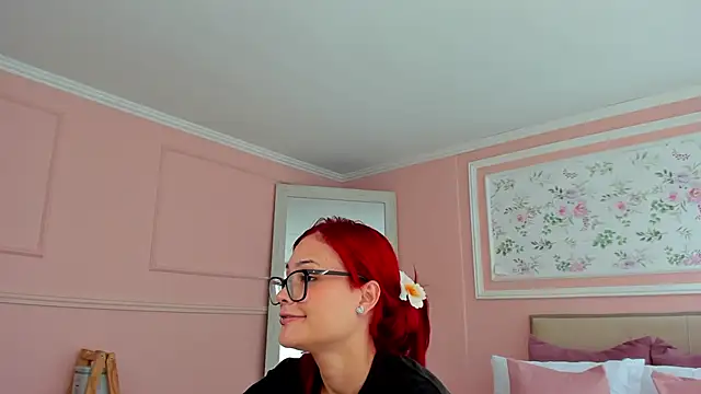 Snapshot of mae_lyra chatting on 28, 4, 2026 mae lyra online show from 28, 4, 2026