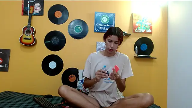 skinnyverus18 online show from 19, 11, 2025