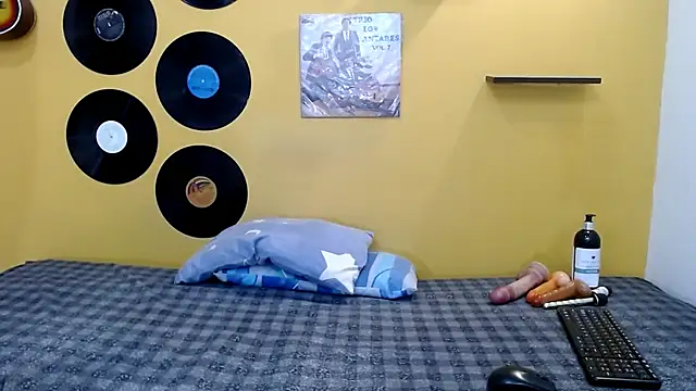 skinnyverus18 online show from 22, 3, 2026