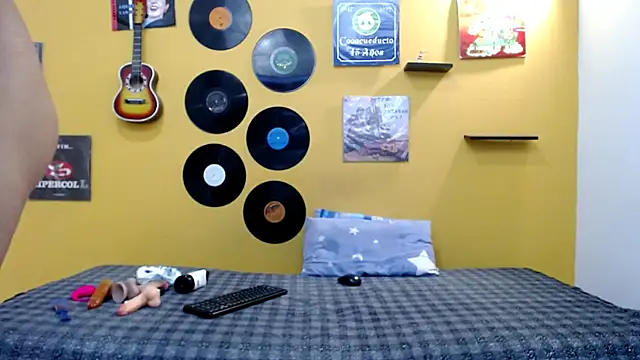 skinnyverus18 online show from 13, 2, 2026