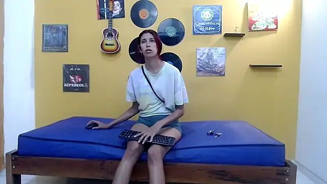 skinnyverus18 online show from 23, 3, 2026