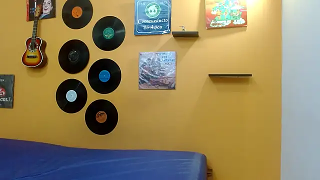 skinnyverus18 online show from 4, 2, 2026