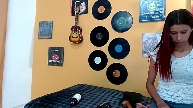 skinnyverus18 online show from 3, 3, 2026