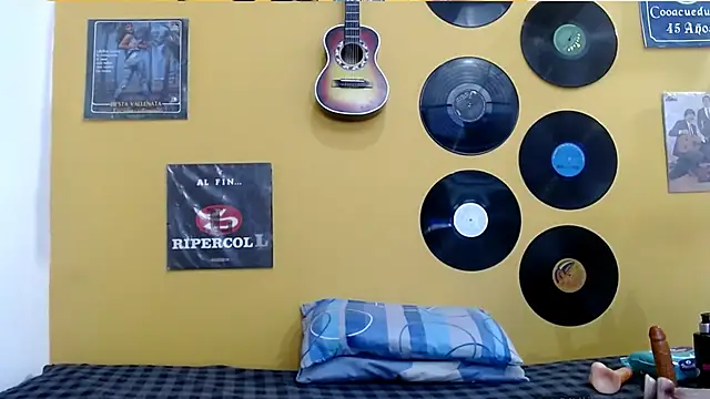 skinnyverus18 online show from 17, 4, 2026