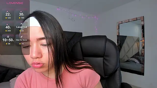 SaraWagner  online show from 11, 3, 2026