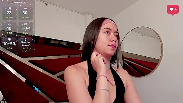 SaraWagner  online show from 14, 4, 2026