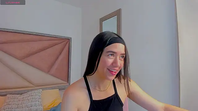 SaraWagner  online show from 3, 3, 2026