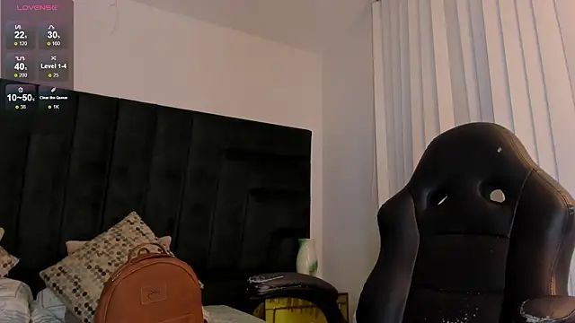 SaraWagner  online show from 23, 12, 2025