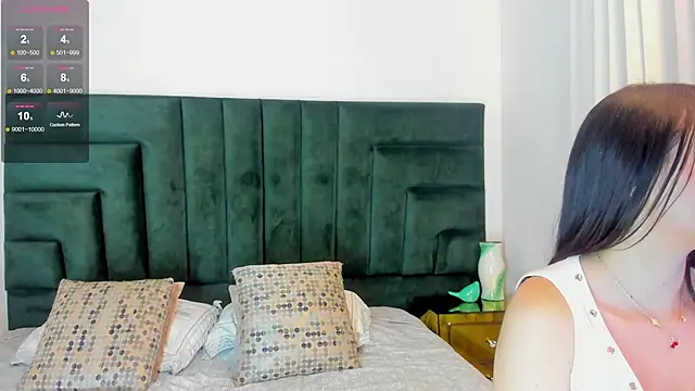 SaraWagner  online show from 29, 11, 2025