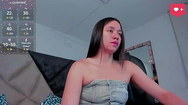 Snapshot of SaraWagner_ chatting on 27, 4, 2026 SaraWagner online show from 27, 4, 2026