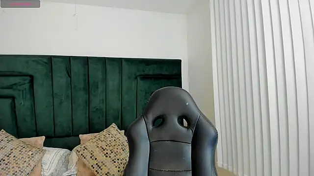 SaraWagner  online show from 5, 2, 2026