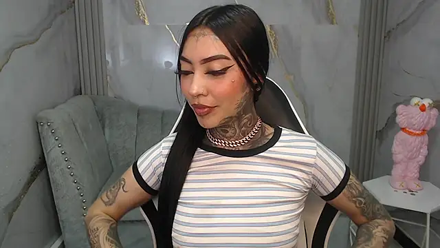 Ashley Blum v online show from 19, 11, 2025