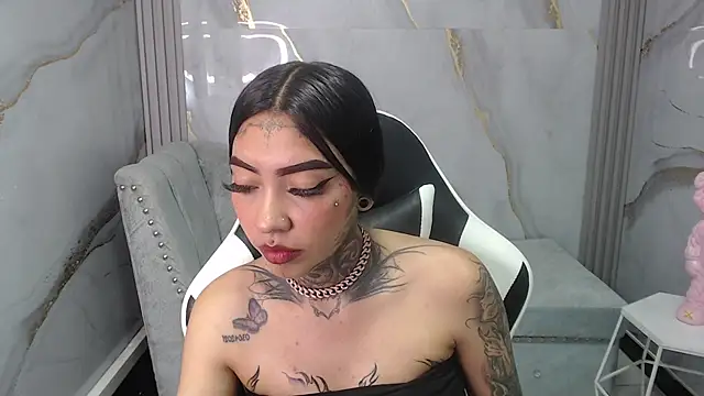 Ashley Blum v online show from 12, 10, 2025