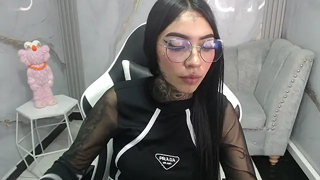 Ashley Blum v online show from 25, 10, 2025