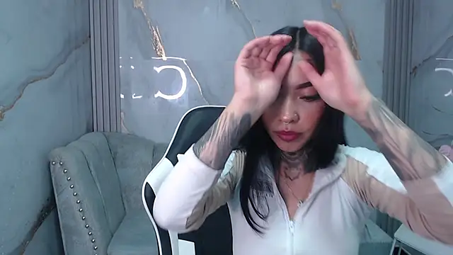 Ashley Blum v online show from 30, 9, 2025