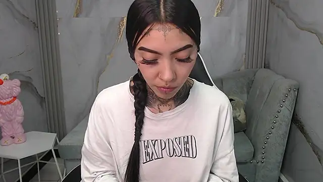 Ashley Blum v online show from 7, 11, 2025