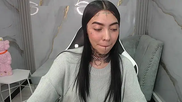 Ashley Blum v online show from 4, 11, 2025