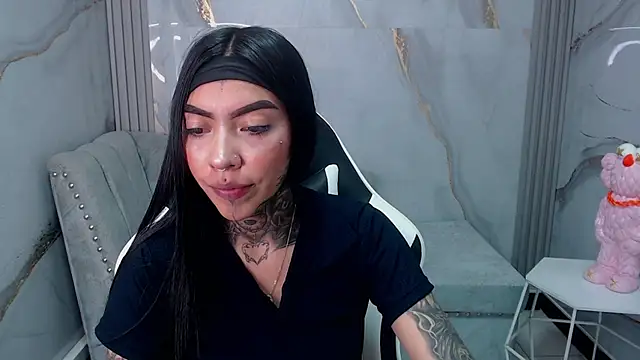 Ashley Blum v online show from 19, 9, 2025
