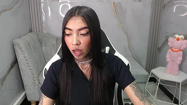 Ashley Blum v online show from 14, 10, 2025