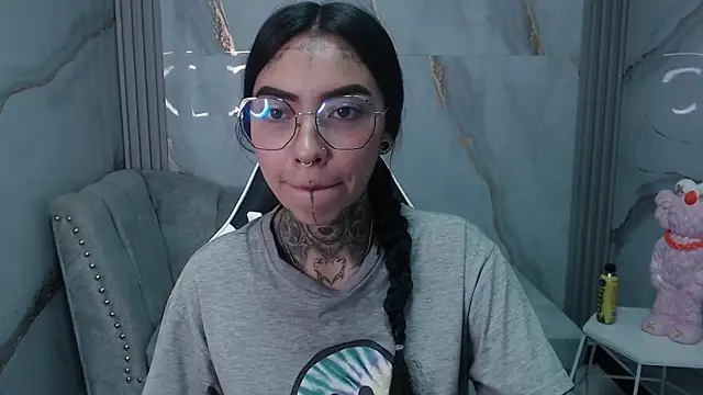 Ashley Blum v online show from 24, 9, 2025