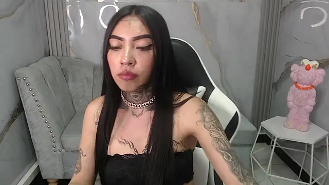 Ashley Blum v online show from 13, 10, 2025