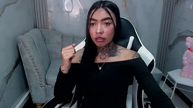 Ashley Blum v online show from 12, 9, 2025