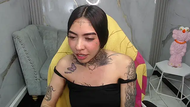 Ashley Blum v online show from 16, 11, 2025