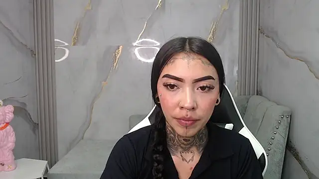 Ashley Blum v online show from 10, 11, 2025