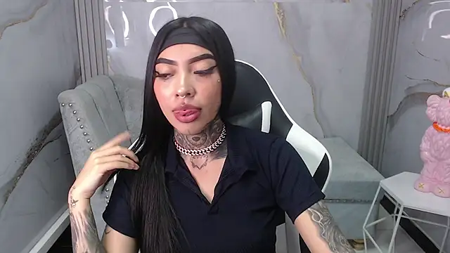 Ashley Blum v online show from 11, 10, 2025