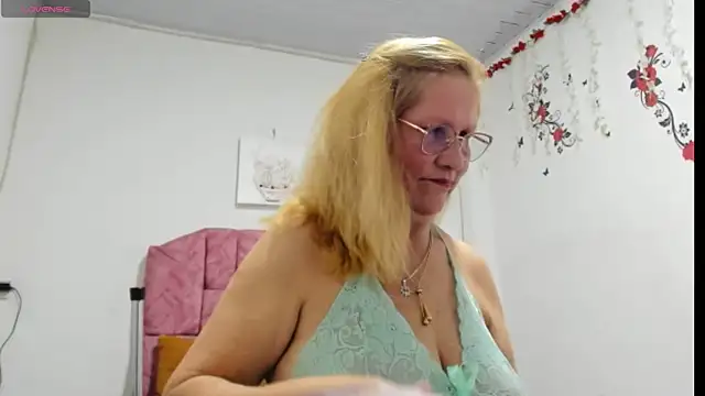 esmeraldaladys online show from 22, 7, 2026