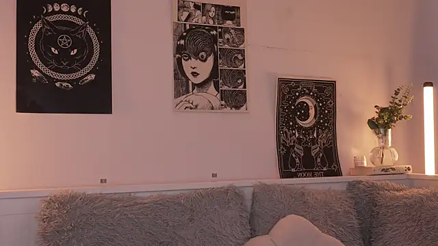 sophieee art online show from 1, 10, 2025