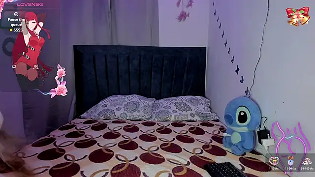 Snapshot of emmie_bunny chatting on 17, 12, 2025 emmie bunny online show from 17, 12, 2025