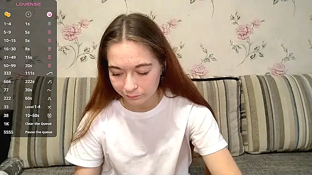 Snapshot of KissKarina chatting on 2, 10, 2025 KissKarina online show from 2, 10, 2025