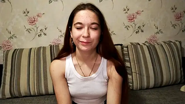 Snapshot of KissKarina chatting on 8, 9, 2025 KissKarina online show from 8, 9, 2025