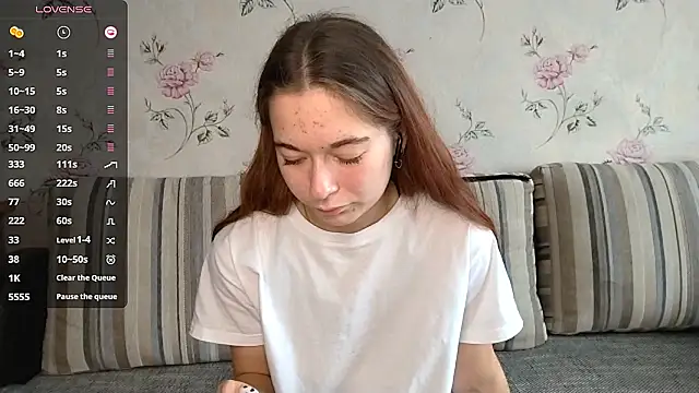Snapshot of KissKarina chatting on 5, 10, 2025 KissKarina online show from 5, 10, 2025