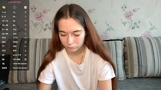 Snapshot of KissKarina chatting on 4, 10, 2025 KissKarina online show from 4, 10, 2025