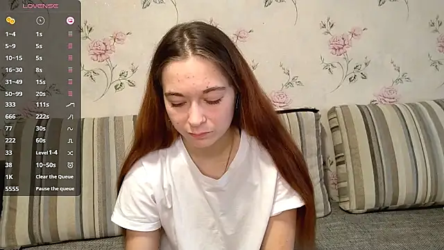 Snapshot of KissKarina chatting on 28, 9, 2025 KissKarina online show from 28, 9, 2025