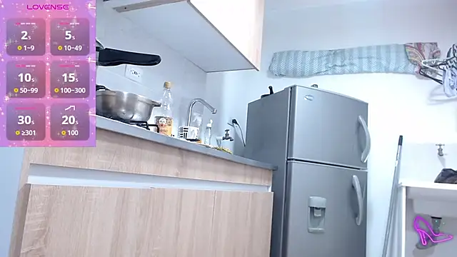 AllysonStonne online show from 25, 10, 2025