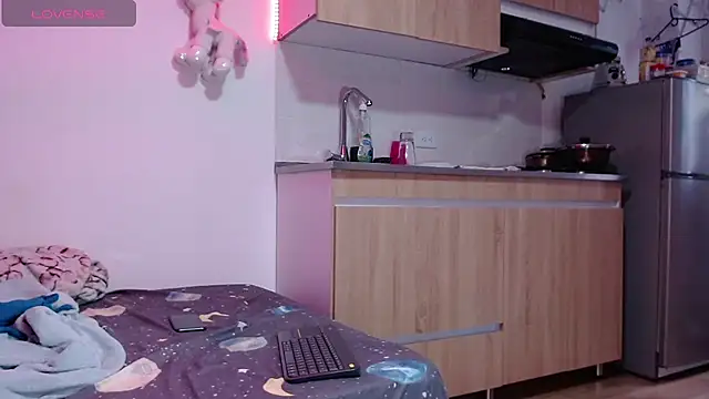 AllysonStonne online show from 14, 4, 2026