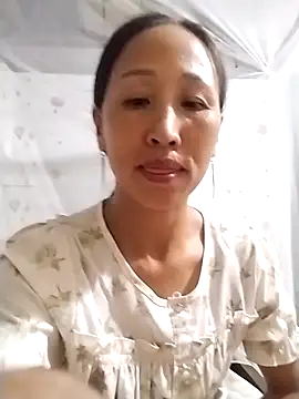 cute love00 online show from 19, 10, 2025