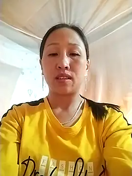 cute love00 online show from 2, 12, 2025